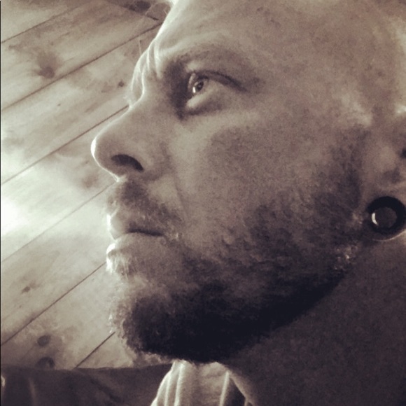 Meet your Posher, Derek - Picture 1 of 1